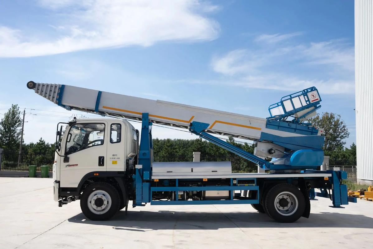 徐州云梯上料车租赁费用